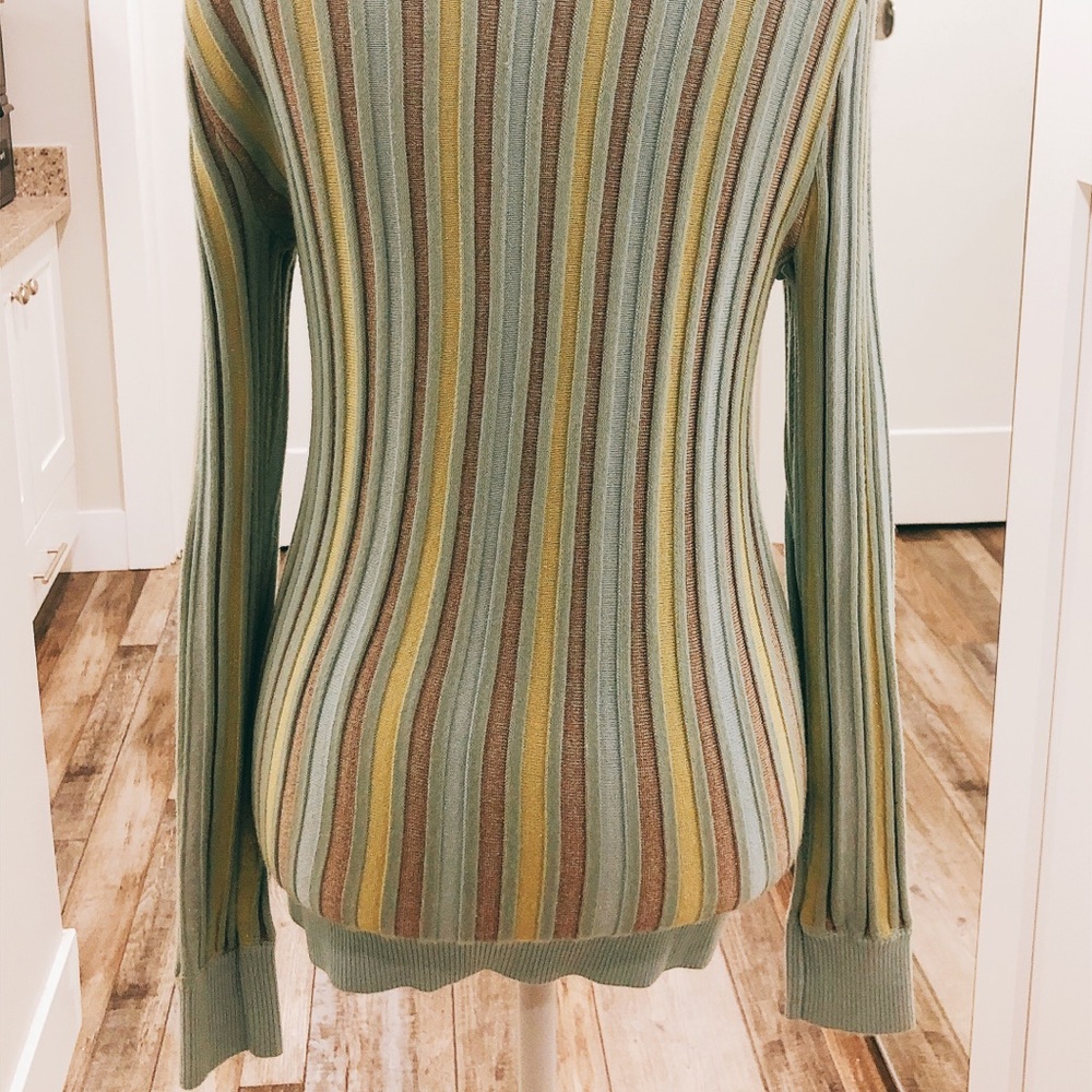 Sweater - Picture 7 of 8